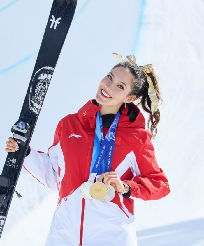 db真人官方网站-看了22岁谷爱凌自曝生活方式我才明白:强者之路,始于孤独|冬奥会|王兴|米兰冬奥会|自由式滑雪|社交_新浪娱乐_新浪新闻