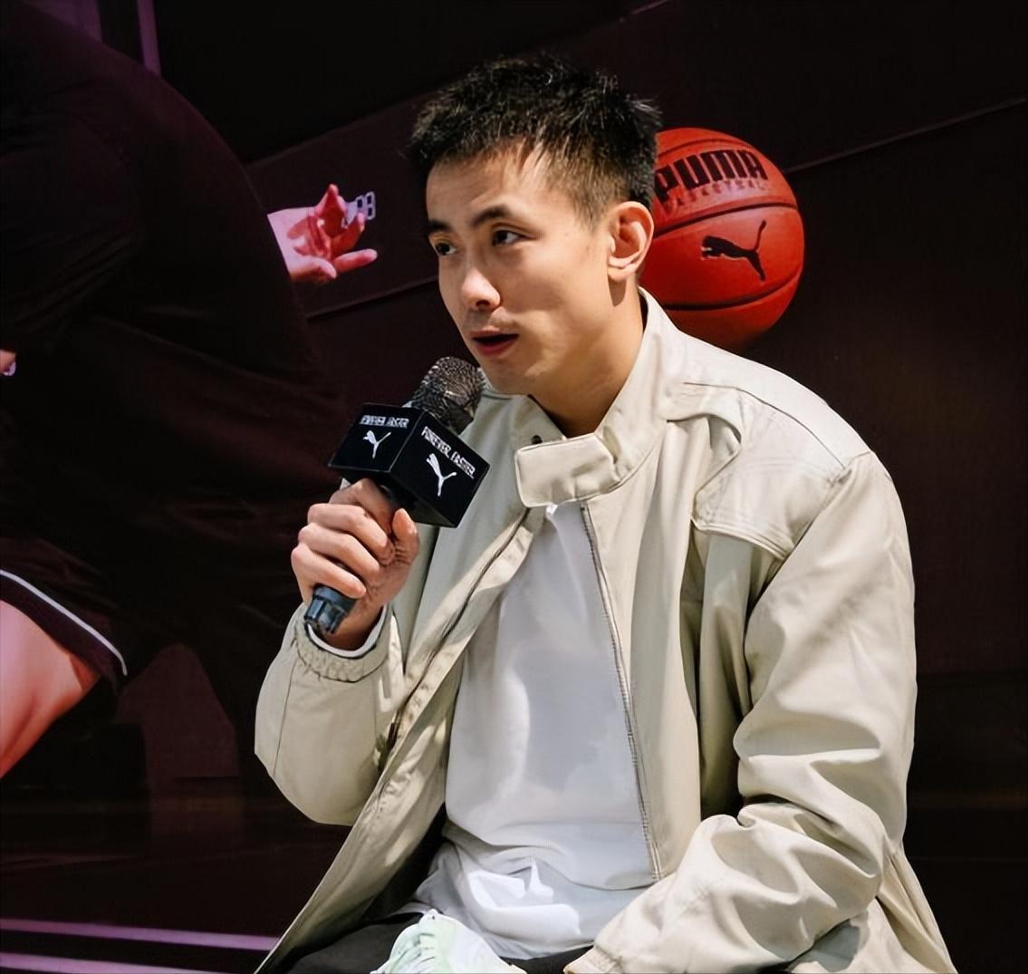 辽篮被传更衣室闹翻，赵继伟深夜连发2文撕破脸，弗格打脸管理层
